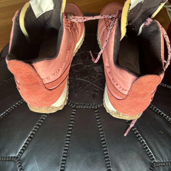 - NWT rag & bone Pink Retro Hiker Sneaker - used - Picture 8 of 9